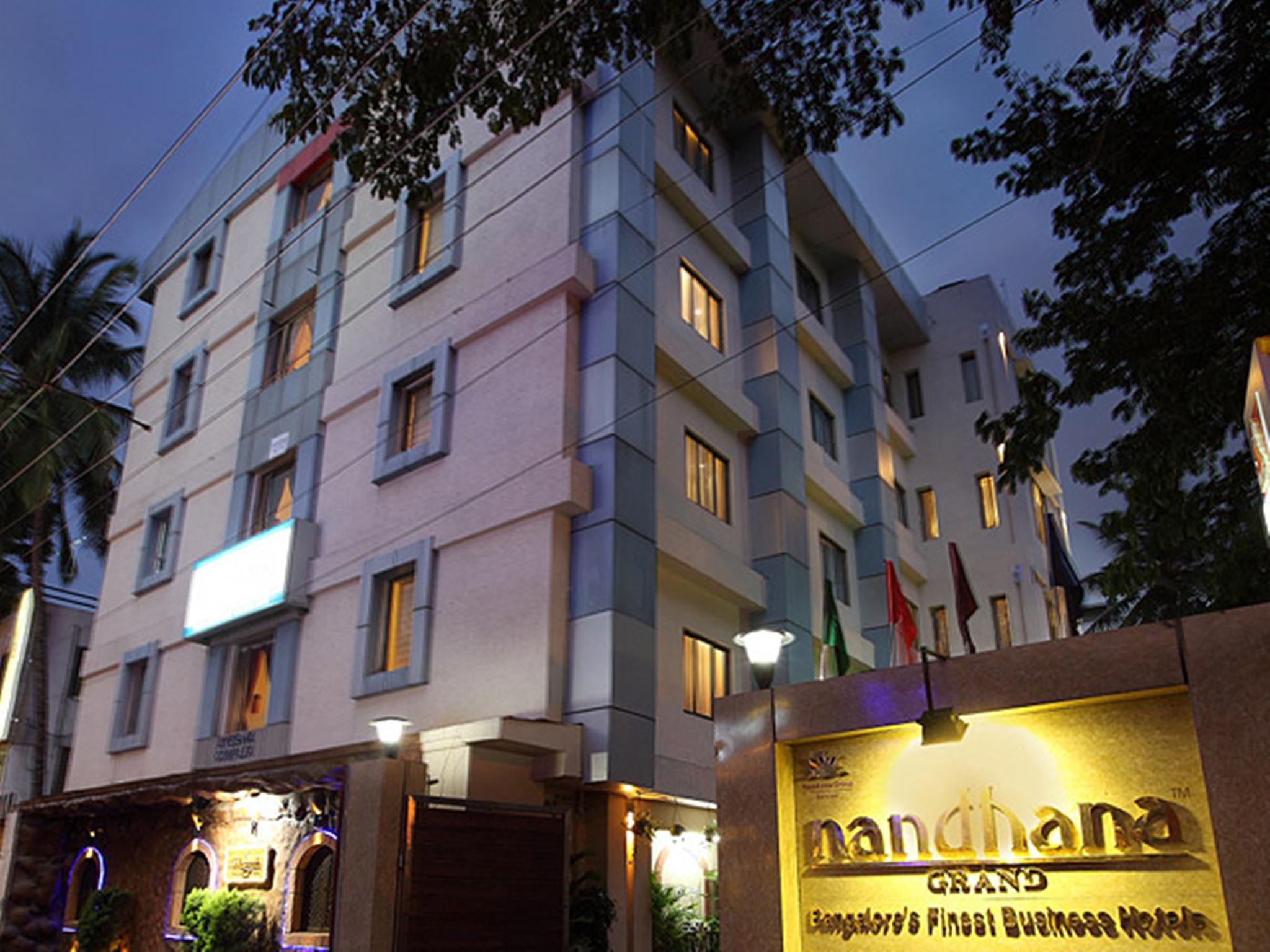 La Sara Grand Hotel Bangalore Exterior foto